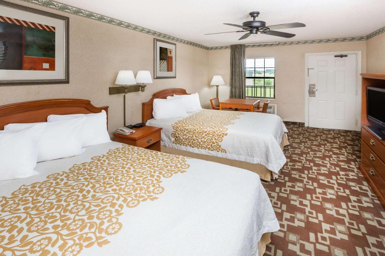 Days-Inn By Wyndham Batesville Ar Eksteriør bilde