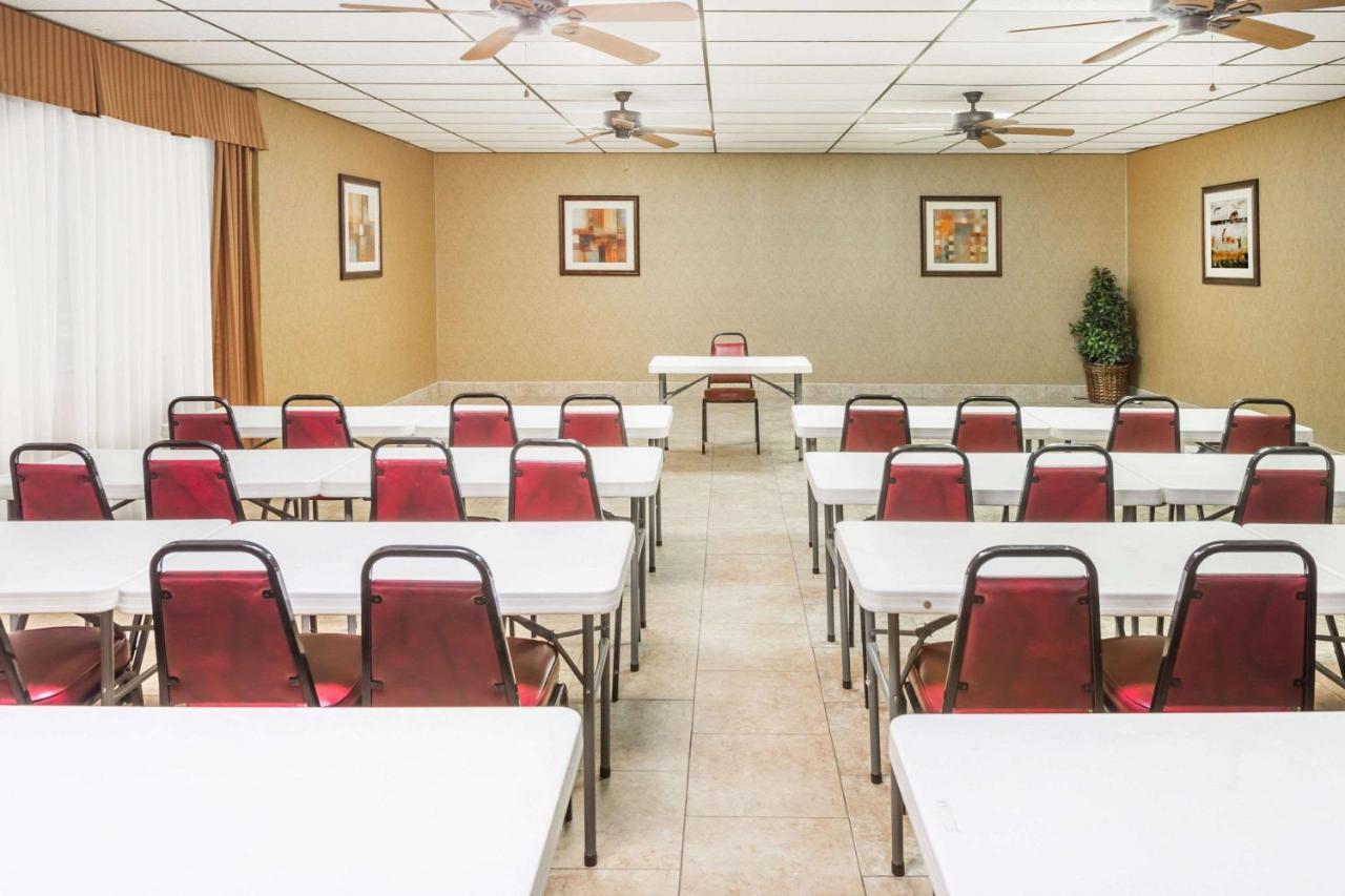 Days-Inn By Wyndham Batesville Ar Eksteriør bilde