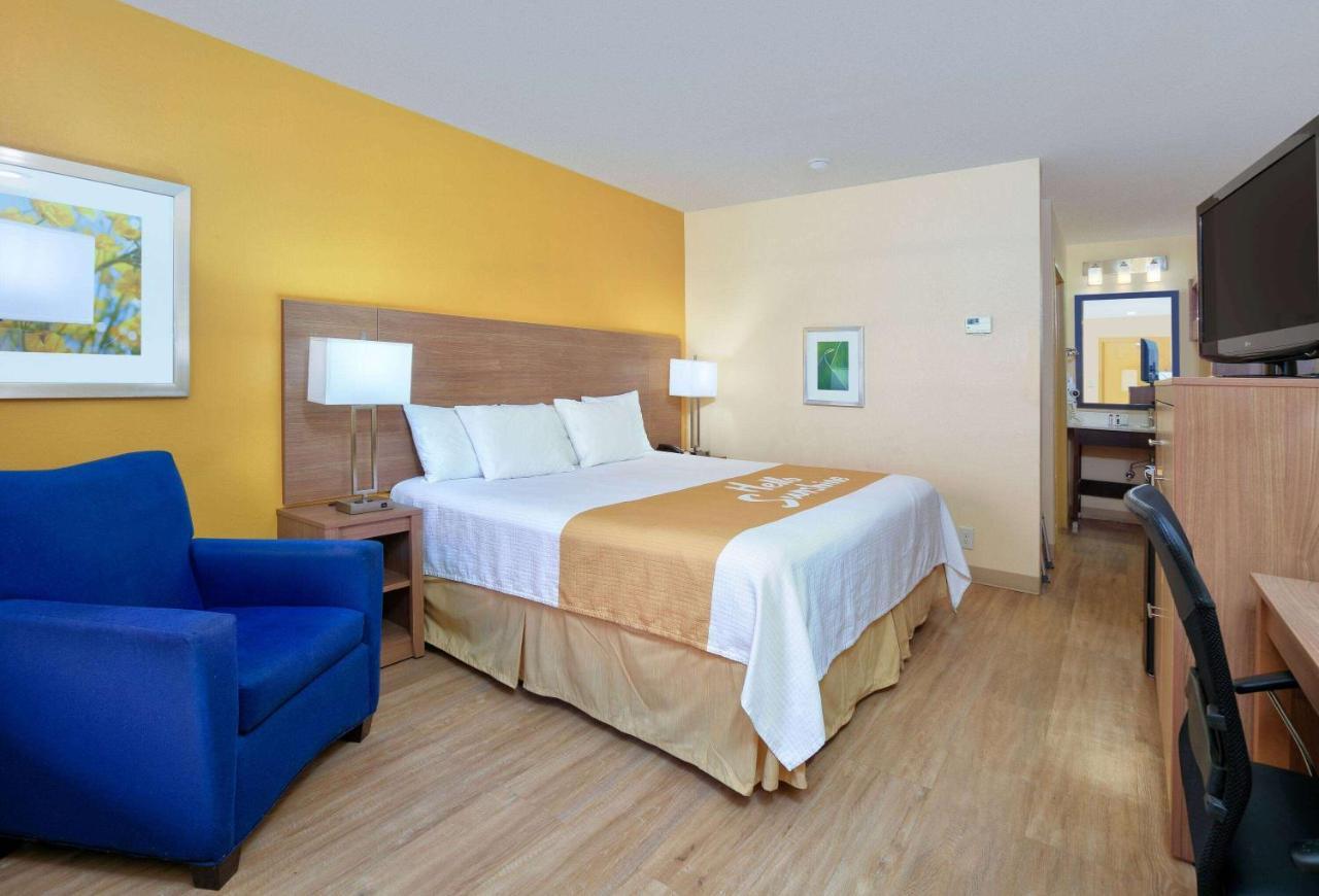 Days-Inn By Wyndham Batesville Ar Eksteriør bilde