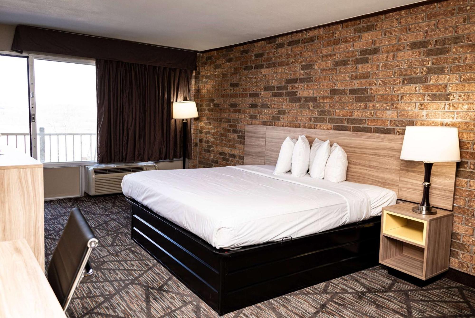 Days-Inn By Wyndham Batesville Ar Eksteriør bilde